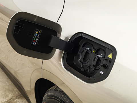 2026�� 225km EM-i Զ�����ǺӰ�