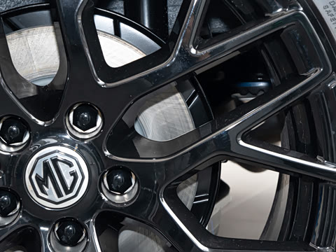 2026�� 2.0T Trophy+ �����˶���