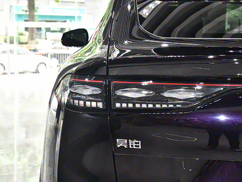 2025�� 670 Max��