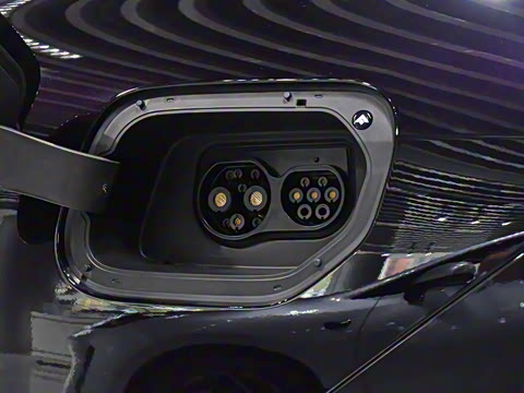 2025�� 670 Max��