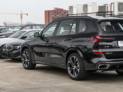 2025�� xDrive 40Li ������M�˶���ҹ��װ