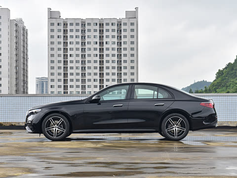 2026�� �Ŀ� E 260 �˶���
