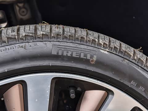 2025�� 3.0 L6 400PS SV���ٴ����ӳ��� 4��