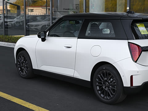 2026�� 466km COOPER E ������