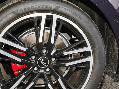 2026�� 2.0T �˶��� quattro