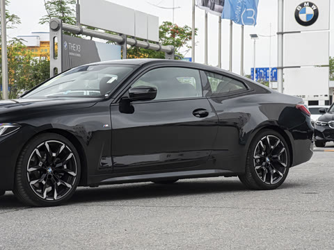 2026�� 430i M�˶���ҹ��װ