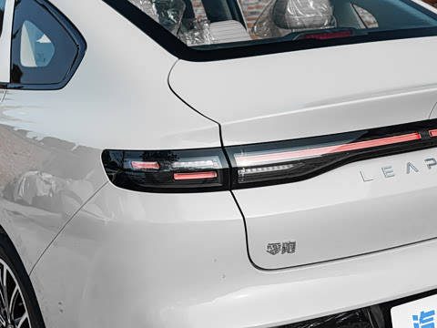 2027�� 670������