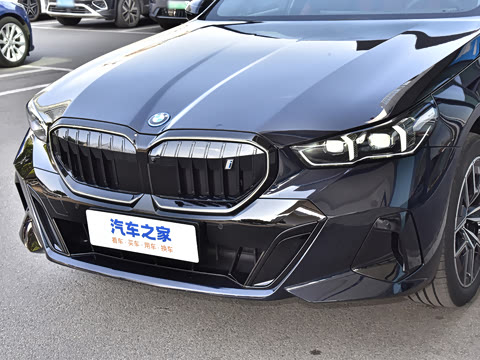 2026�� �Ŀ� eDrive 40L M�˶���װ