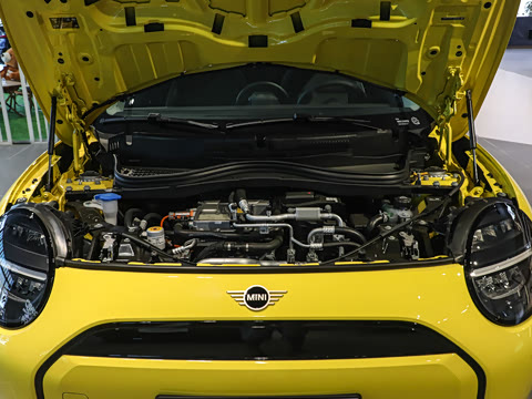 2026�� 466km COOPER E ������