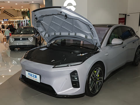 2025�� �ھ������ 100kWh Touring