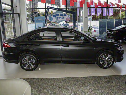 2025�� �Ŀ� 200TSI DSG����PRO��