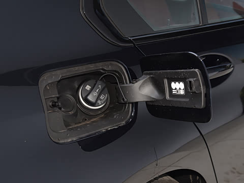 2026�� 330Li ������ M�˶���ҹ��װ