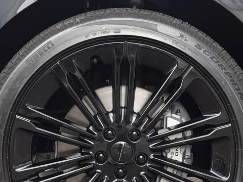 2026�� 3.0 L6 400PS AB�����