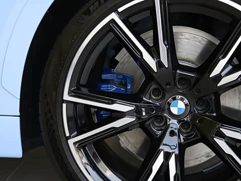 2026�� M240i xDrive