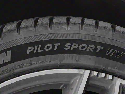 2025�� 710 Max��