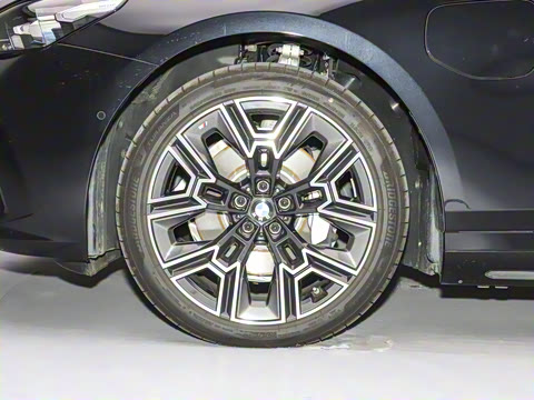 2025�� eDrive 40L M�˶���װ