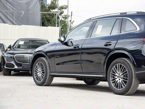 2026�� GLC 300 L 4MATIC ������ 5��