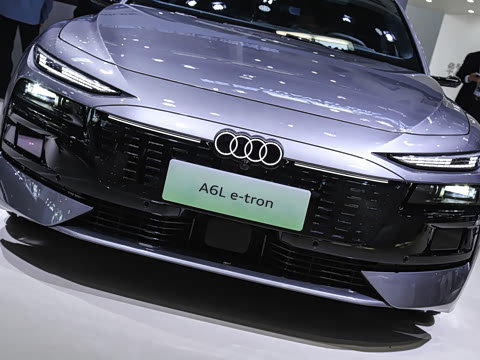 2026�� quattro Ǭ���Ǽݰ�