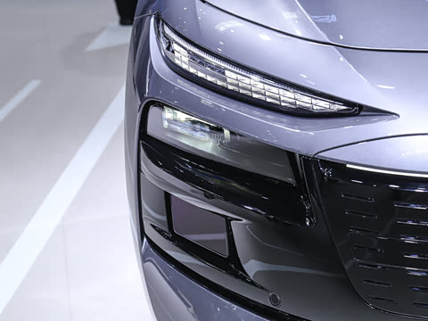 2026�� quattro Ǭ���Ǽݰ�