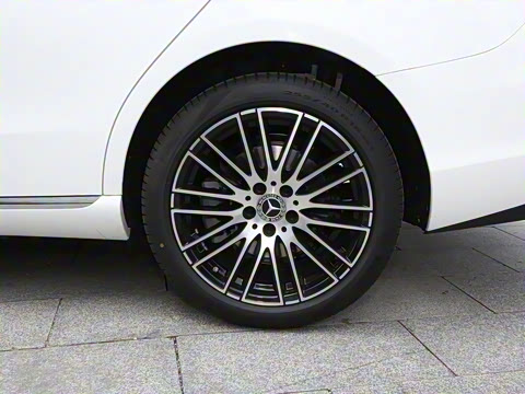 2025�� �Ŀ� C 260 L