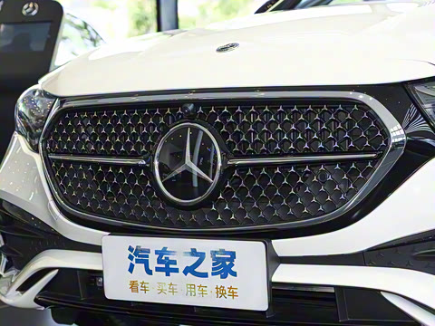 2025�� �Ŀ� E 300 �������˶���