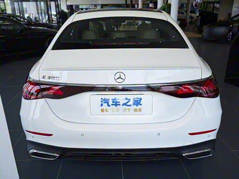 2025�� �Ŀ� E 300 �������˶���