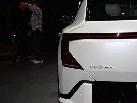 2025�� 580 Wave AWD GT-Line