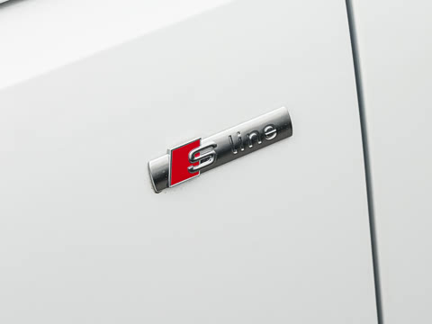 2026�� 200���������� 40 TFSI ����������