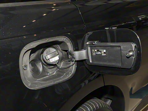 2025�� 400PS Dynamic SE