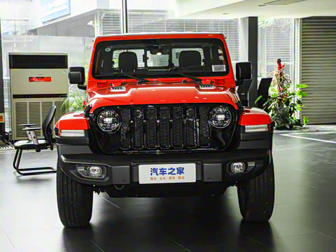 2023�� 3.6L Overland