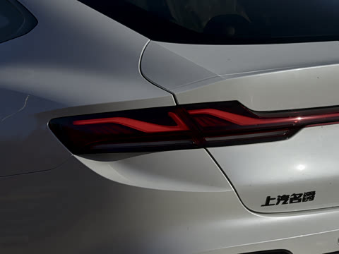 2026�� 2.0T 405 AT������