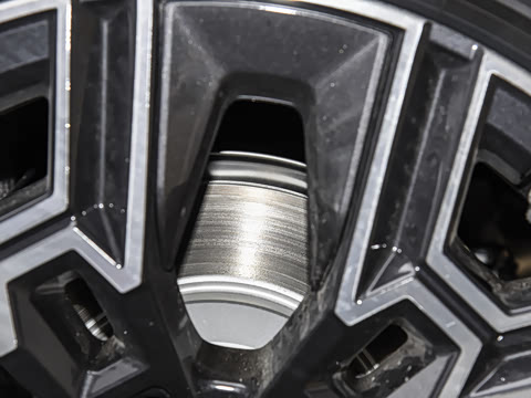 2026�� 530Li ������ M�˶���װ