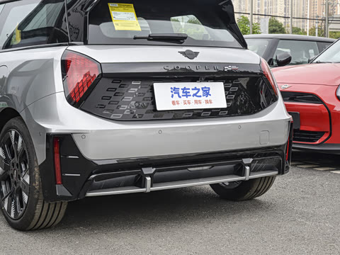 2026�� JOHN COOPER WORKS