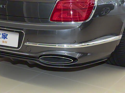 2026�� 4.0T V8 Mulliner