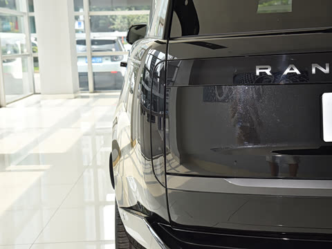 2026�� 3.0 L6 400PS �ڿ���