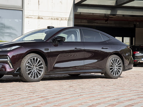 2026�� 225km EM-P Զ�����ǺӰ�+ҫҹ��װ