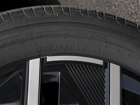 2026�� 1.5T 6MT ������ 