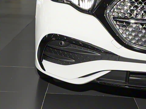 2025�� �Ŀ� E 260 �˶���