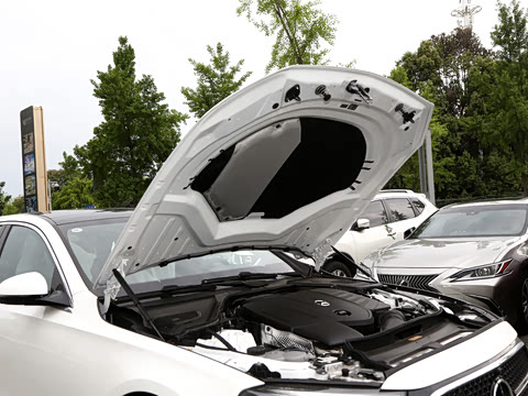 2026�� �Ŀ�� E 300 L ʱ���˶���