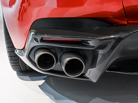2026�� 3.9T V8 Spider
