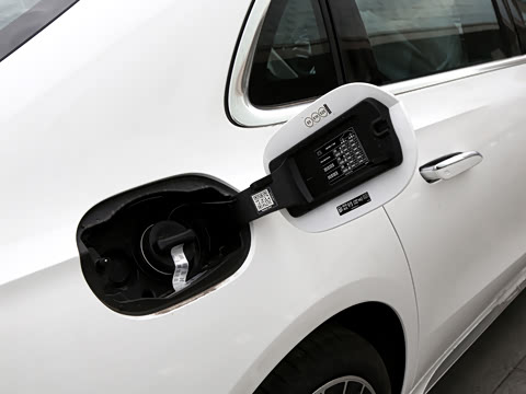 2026�� �Ŀ�� E 300 L ʱ���˶���