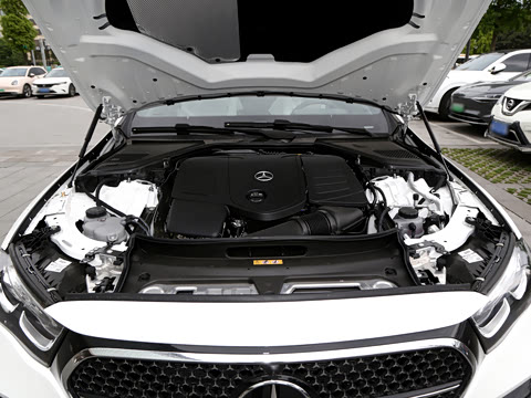 2026�� �Ŀ�� E 300 L ʱ���˶���