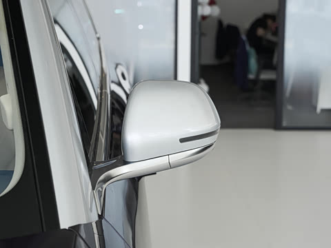 2025�� ���� Ultra�� 100kWh 4���� (192�߼����״