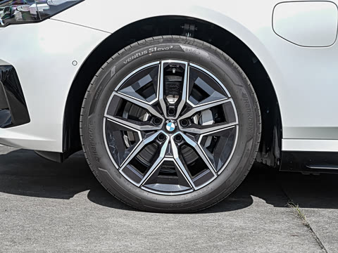 2026�� eDrive 40L M�˶���װ