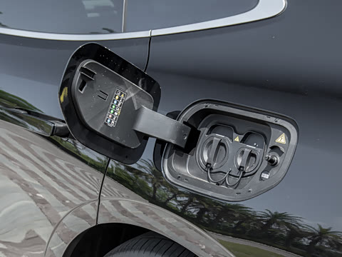 2026�� 225km EM-i Զ�����ǺӰ�