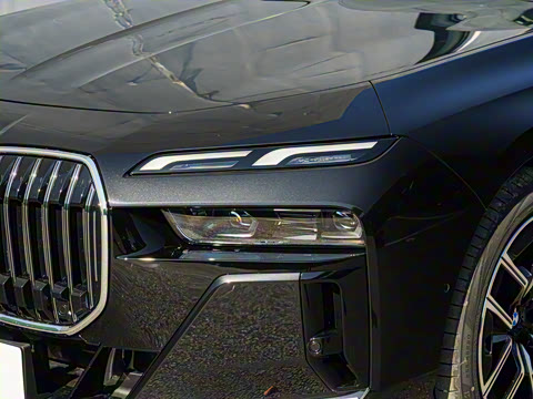 2026�� 735Li M�˶���װ