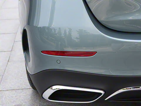 2025�� �Ŀ� E 260 L �˶���