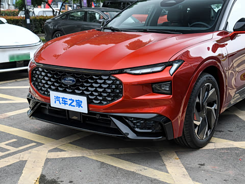 2026�� 2.0T EcoBoost  E �춯  �˶��� ST-Line