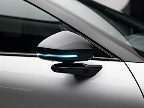 2025�� 750 ���������� Ultra