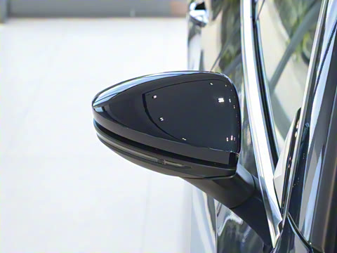 2025�� 45 TFSI quattro ������